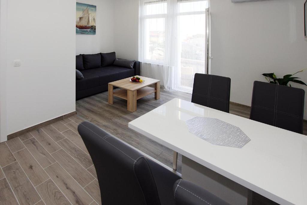 Sophie The Center Of The Old Town Apartamento Zadar Exterior foto